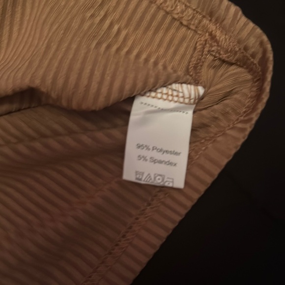 ROMWE Brown Ribbed Crop Top - Picture 2 of 4